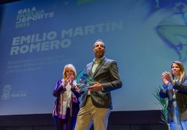 Emilio Martín recoge en la Gala Huelva Deporte un premio que llevará su nombre: «Siempre me he sentido muy valorado y muy querido en mi tierra»